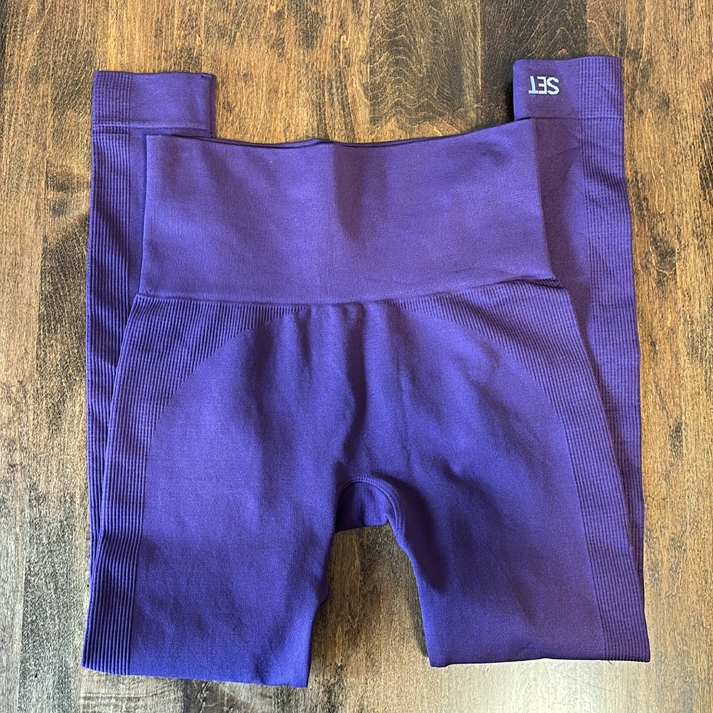 SET ACTIVE leggings.